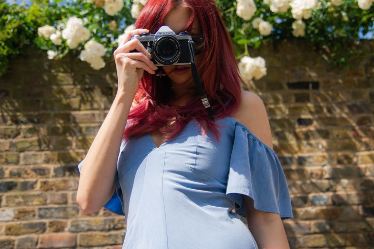 Creative London muse offering an tasteful GFE experience
